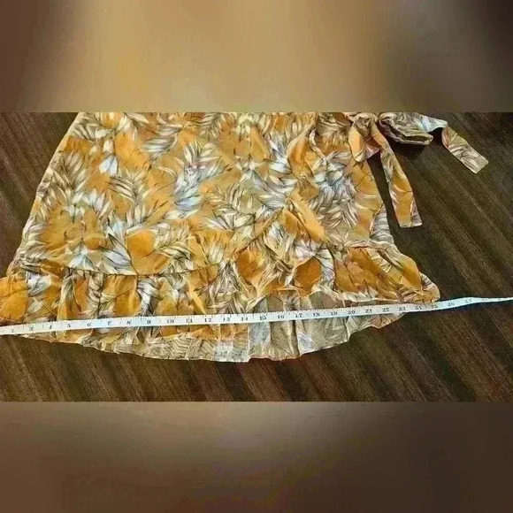 Emory Park Wrap Mini Skirt in Orange  and Gray Floral Size M EUC - Picture 6 of 10